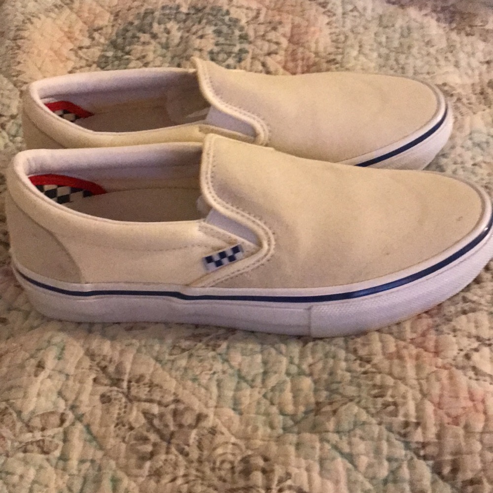 Vans - Picture 2 of 7